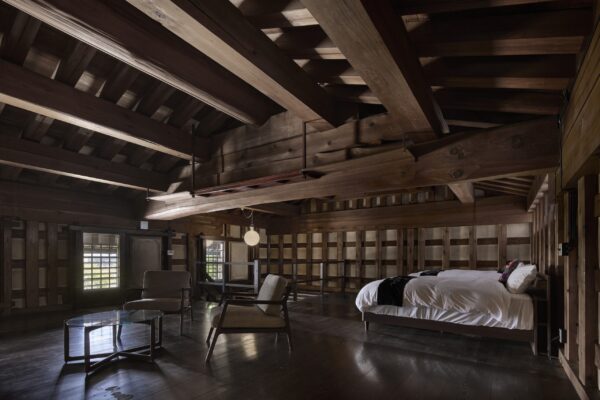 客室のご紹介１｜メゾネットスイート『端縫い』